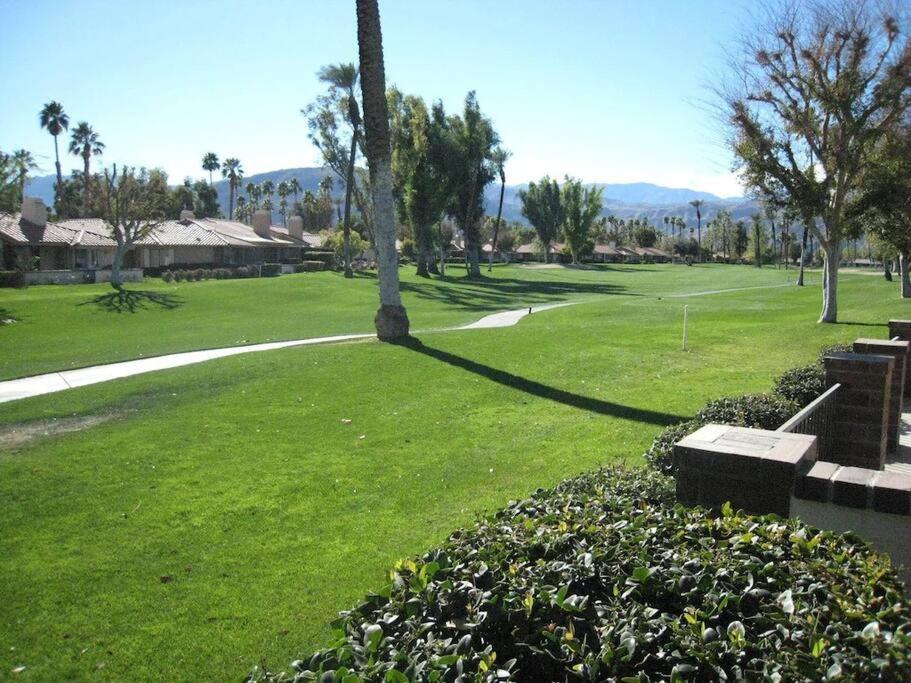 Private Country Club Condo On Awesome Golf Course! Palm Desert Zewnętrze zdjęcie